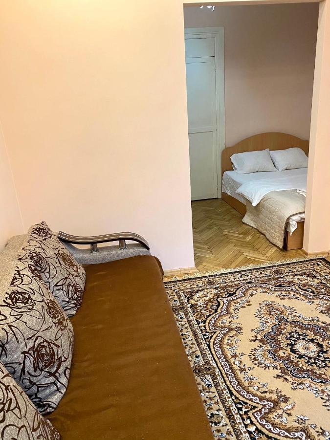 לבוב Квартира Біля Залізничного Вокзалу Вулиця Залізнична 10 До 5 Гостей מראה חיצוני תמונה